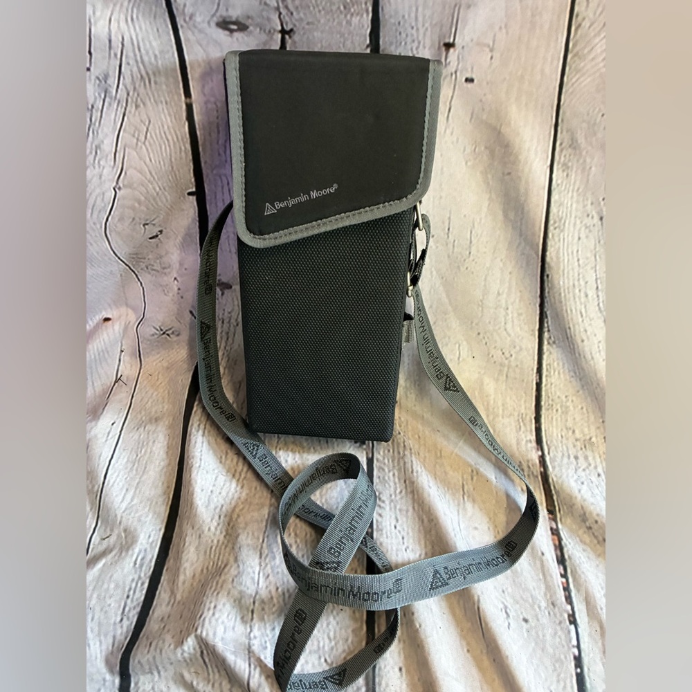 Benjamin Moore Case for Paint Fan Deck‎ Samples Black Gray Crossbody Bag